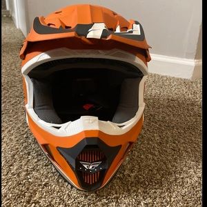 (NWOT) Fly Racing Kinetic Fullspeed Helmet